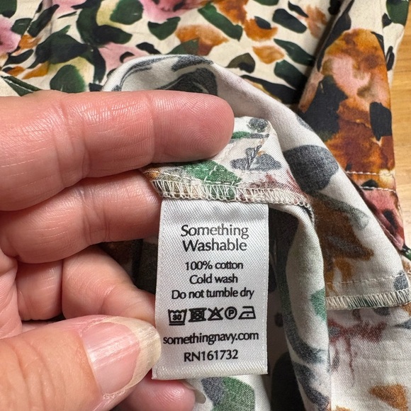 EUC Something Navy- Floral Dress. Size XS - Picture 8 of 10